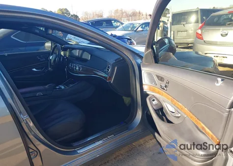 2014 Mercedes-Benz S 550 z USA, uszkodzony, nr VIN WDDUG8CB0EA048159